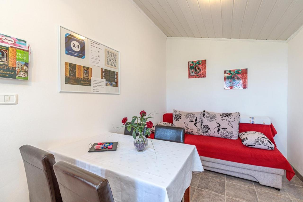 Apartments Sveti Leonard Oprtalj Екстер'єр фото