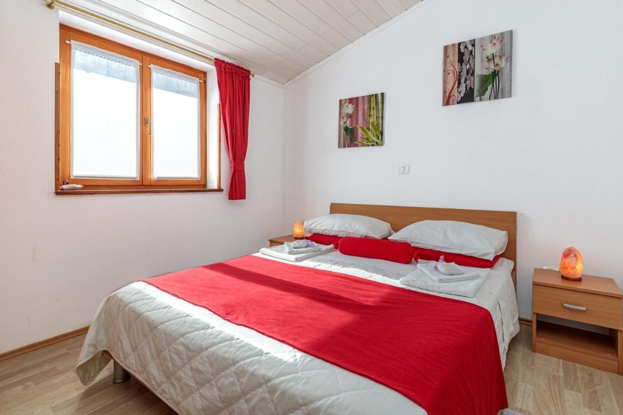 Apartments Sveti Leonard Oprtalj Екстер'єр фото