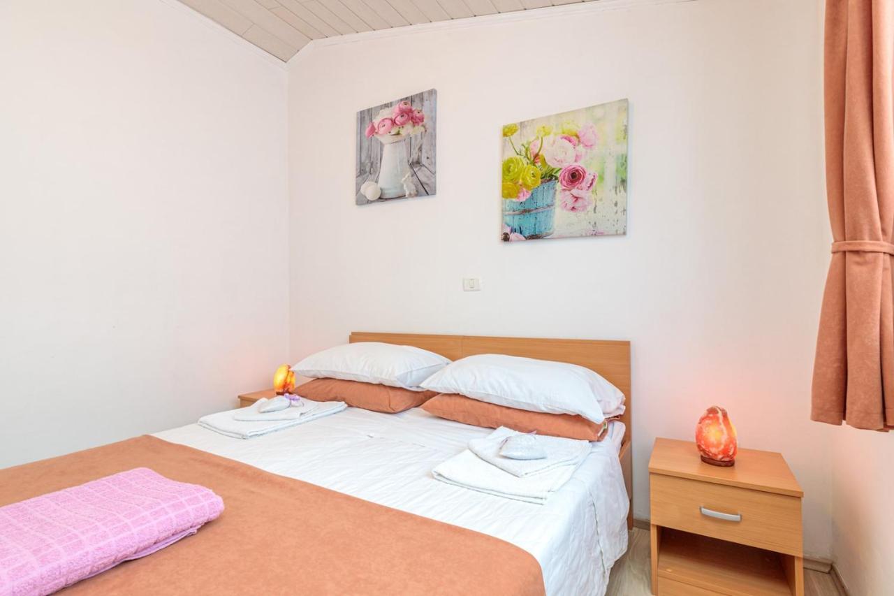 Apartments Sveti Leonard Oprtalj Екстер'єр фото