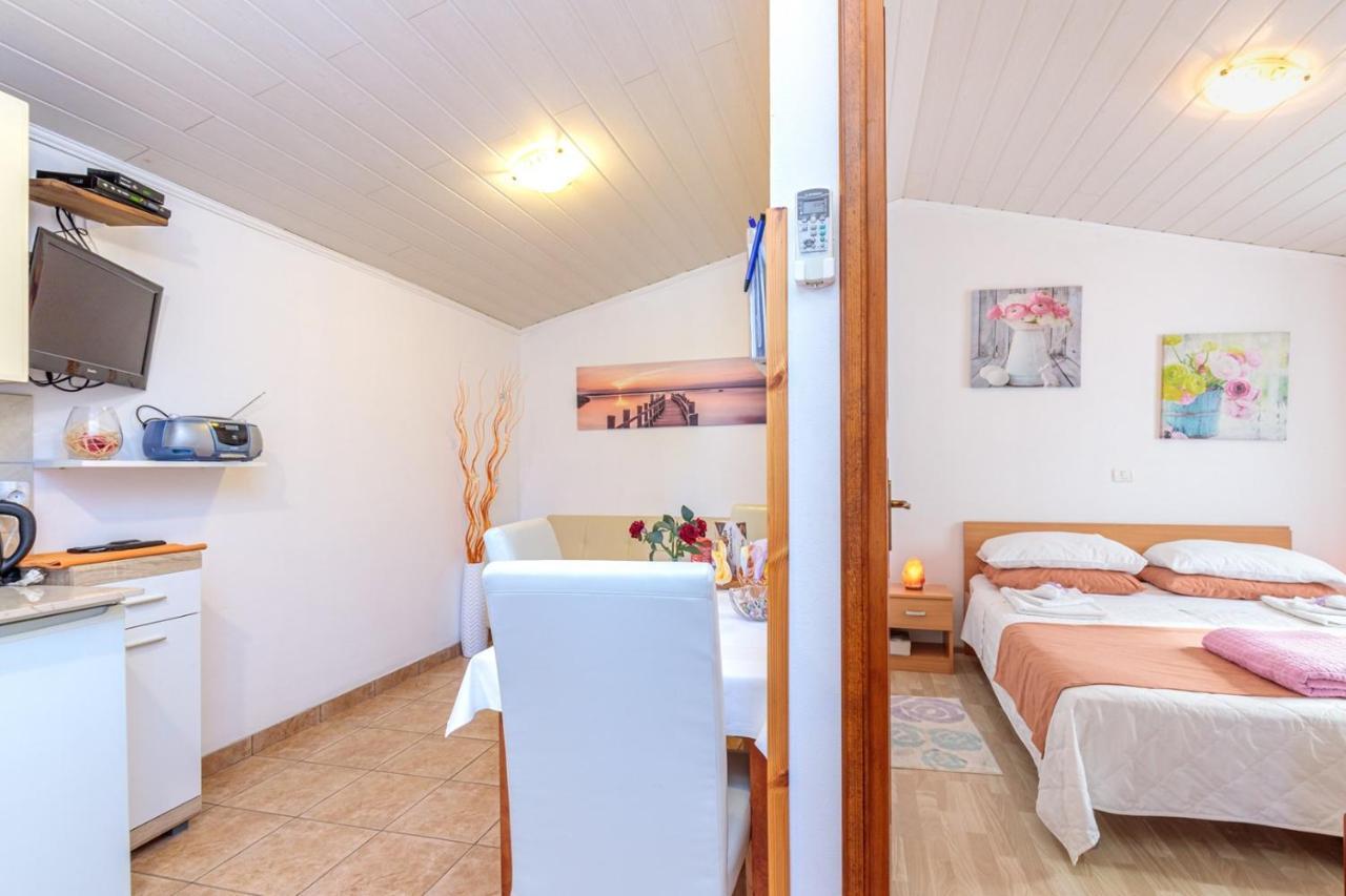 Apartments Sveti Leonard Oprtalj Екстер'єр фото